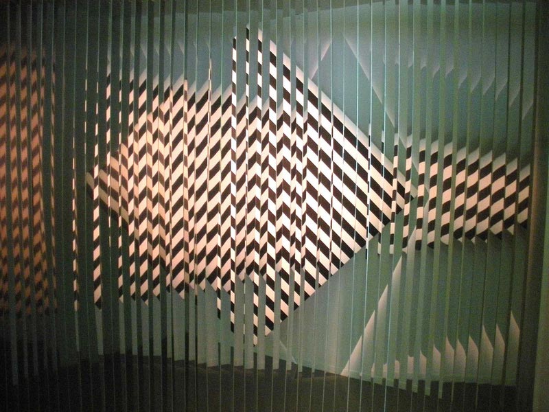 Arte ciinetico Cloison-à-lames-réfléchissantes-geometricarte